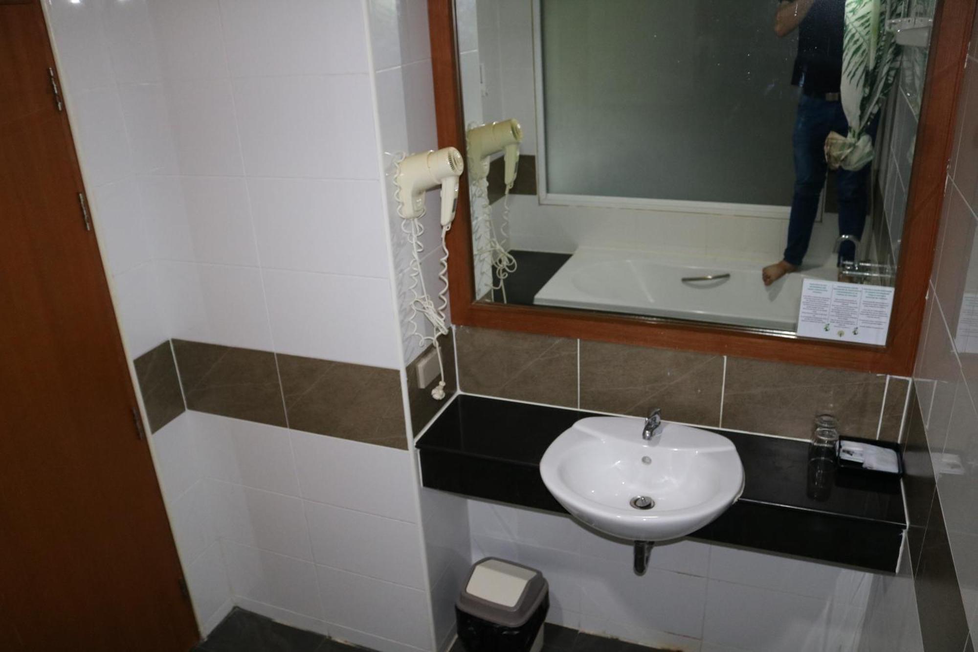 Diamond Crown Hotel Patong Екстериор снимка