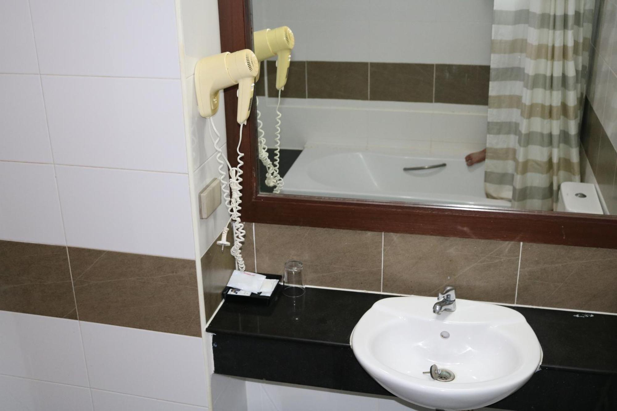 Diamond Crown Hotel Patong Екстериор снимка