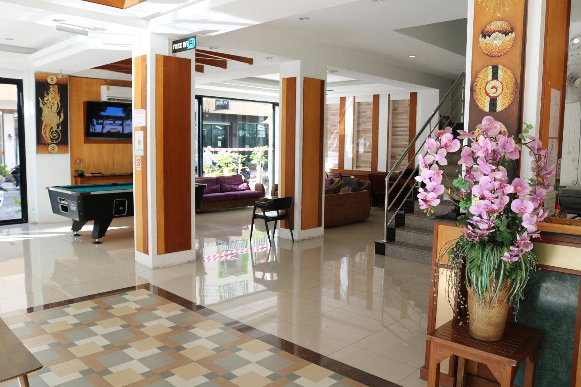 Diamond Crown Hotel Patong Екстериор снимка