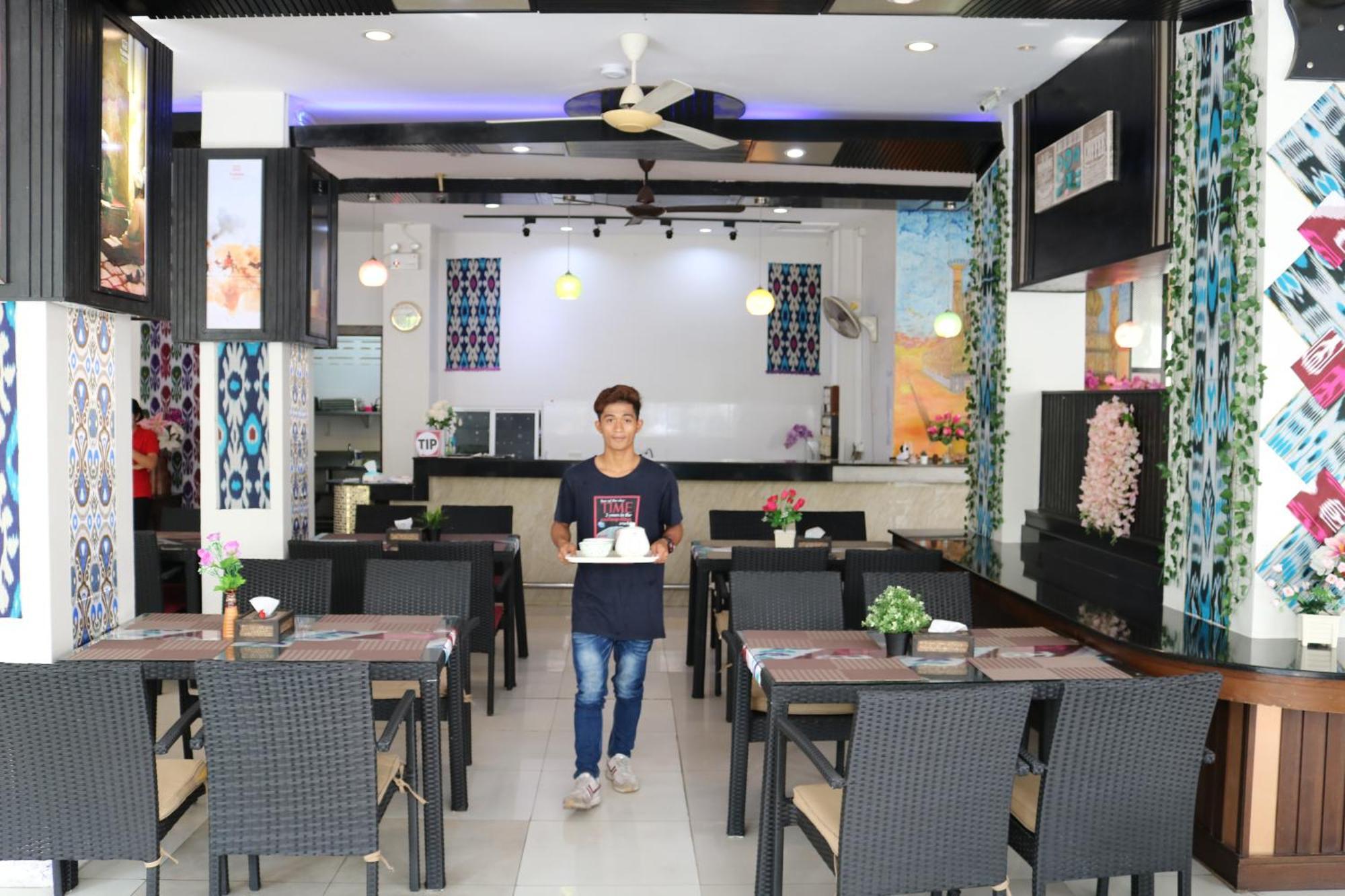 Diamond Crown Hotel Patong Екстериор снимка