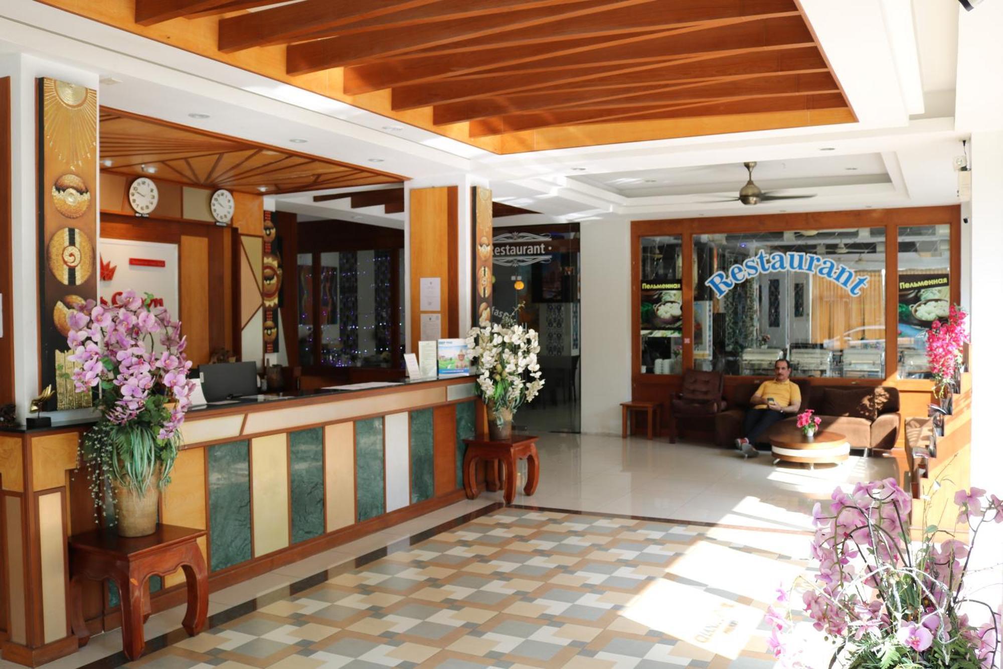 Diamond Crown Hotel Patong Екстериор снимка