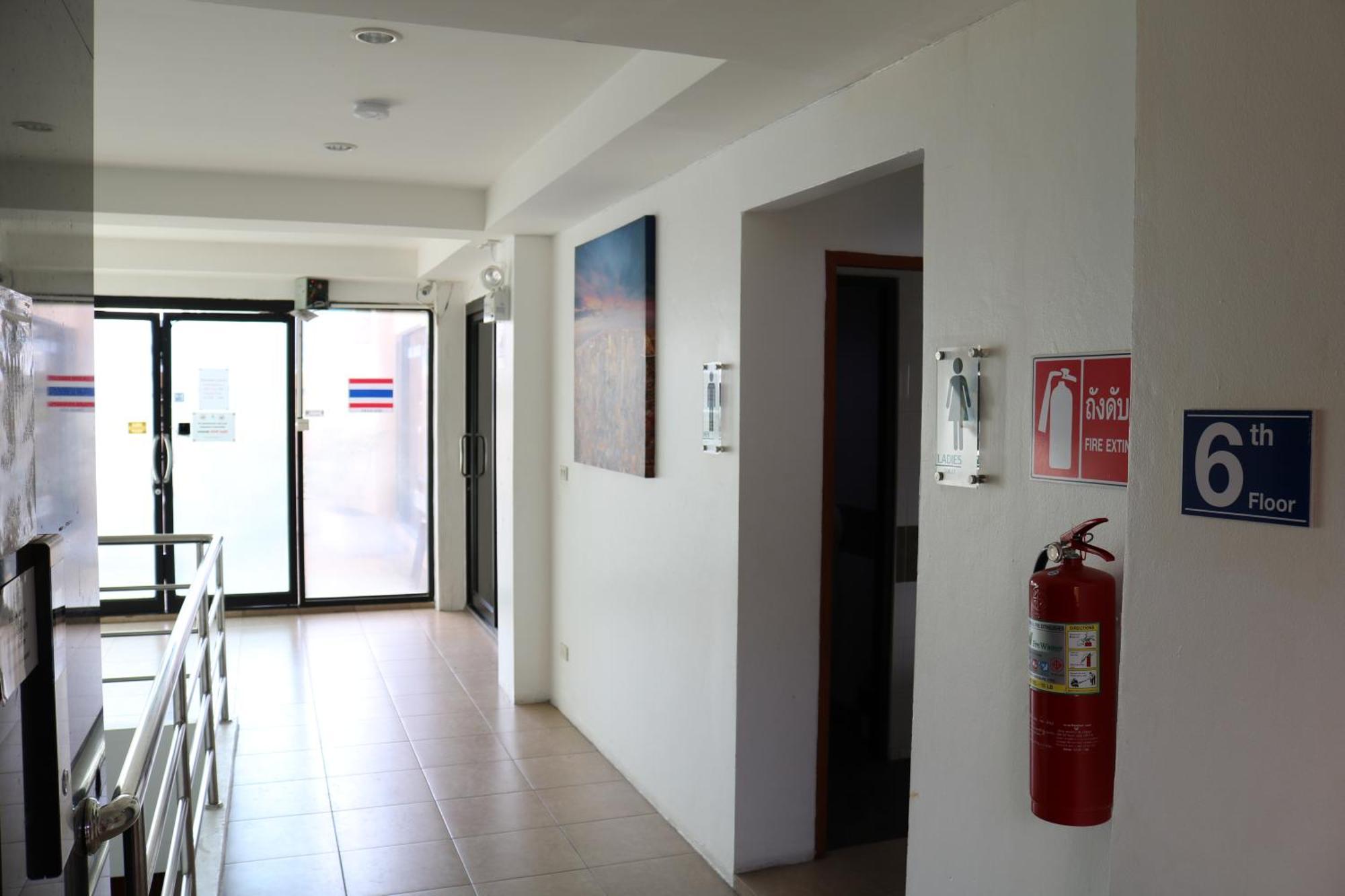 Diamond Crown Hotel Patong Екстериор снимка