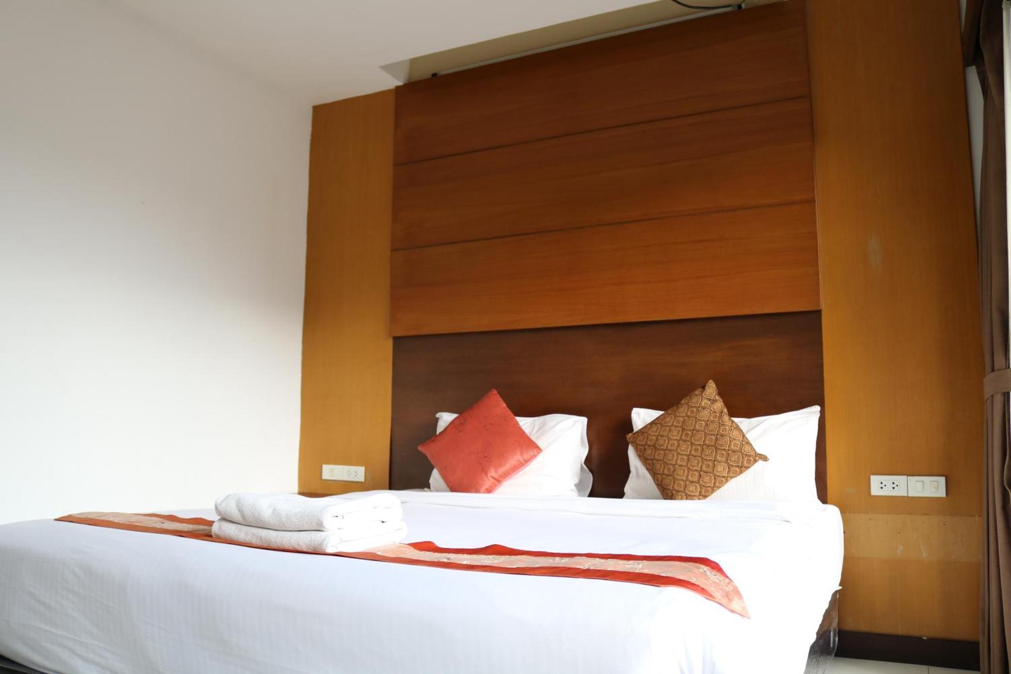 Diamond Crown Hotel Patong Екстериор снимка